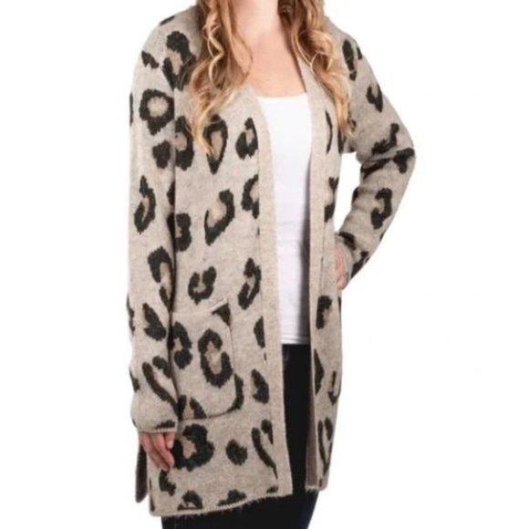 Modern Canvas Sweaters - Modern Canvas Oversized Leopard Print Cardigan Size XXL